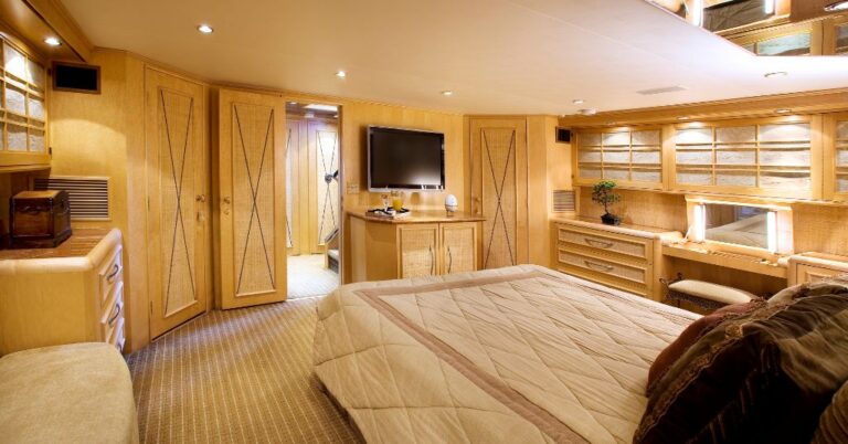 interior yacht cleaning near me